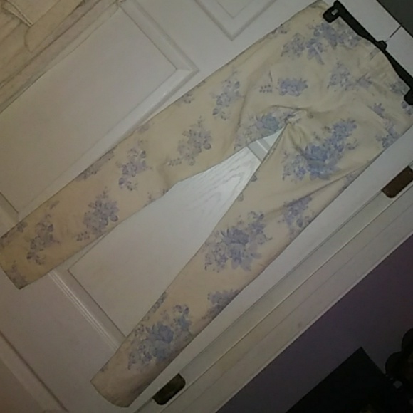 Woman's pants - Picture 3 of 3